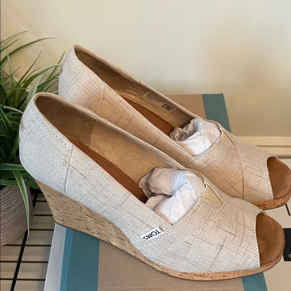 TOMS Beige Crosshatch Wedges - Picture 5 of 12